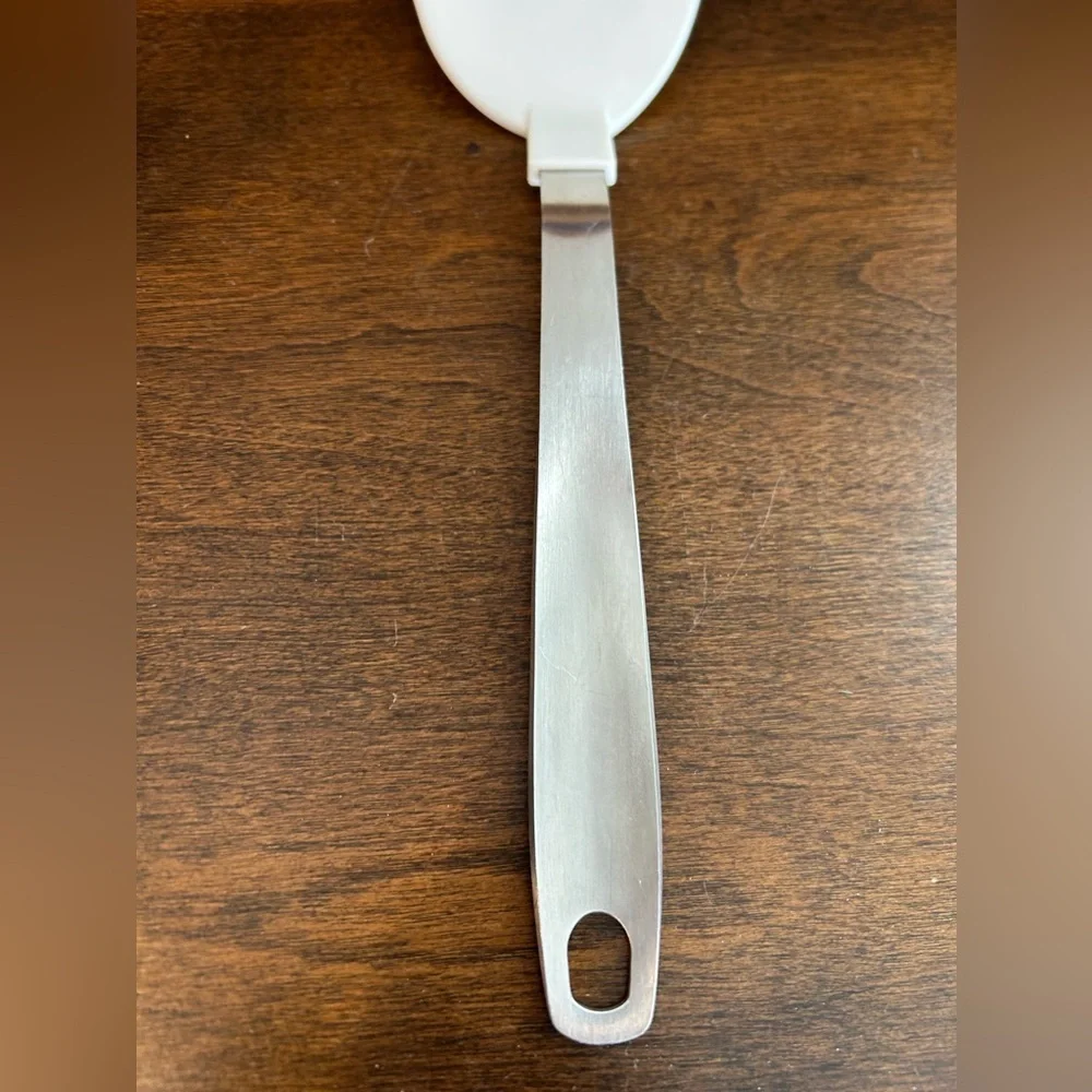 Tovolo Stainless White and Silver Spatula 12 Inch Long Honeycomb Pattern in EUC.